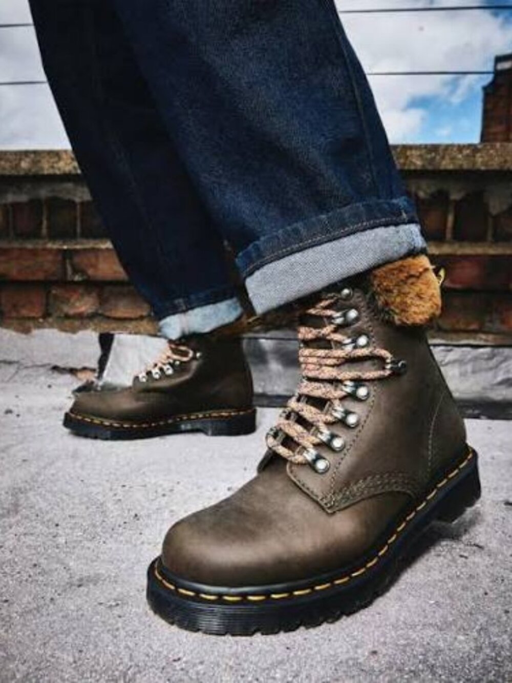Dr. Martens 1460 Serena Collar Faux Fur Lined Ankle Boots in Brown Size 8